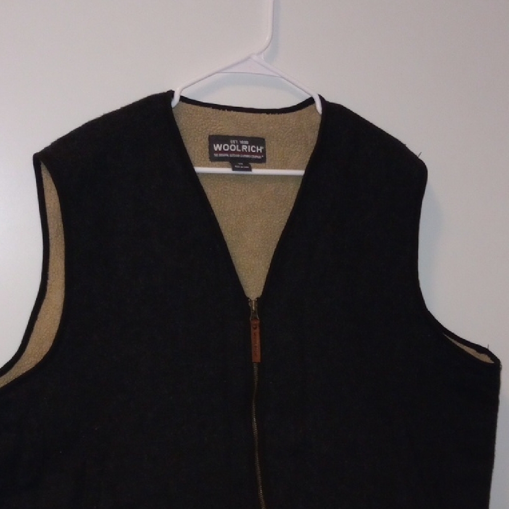 Woolrich Black and Tan Vest